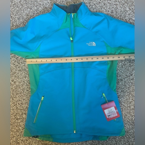 The North Face Regulate Jacket- New with tags! - Picture 2 of 9